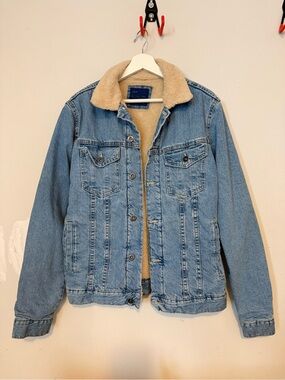 Zara Sherpa-Lined Light Blue Denim Jacket with Cream Sherpa